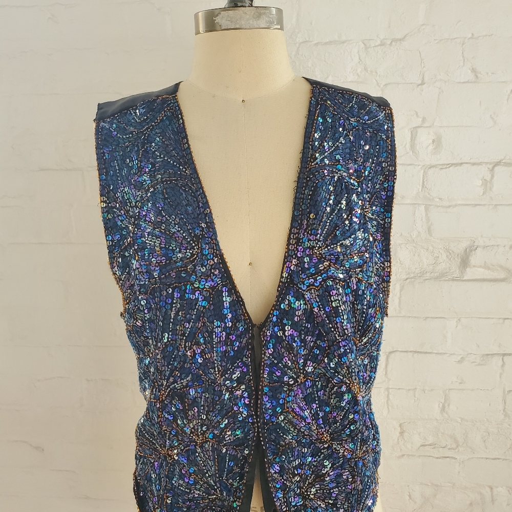 AJ sequence vest